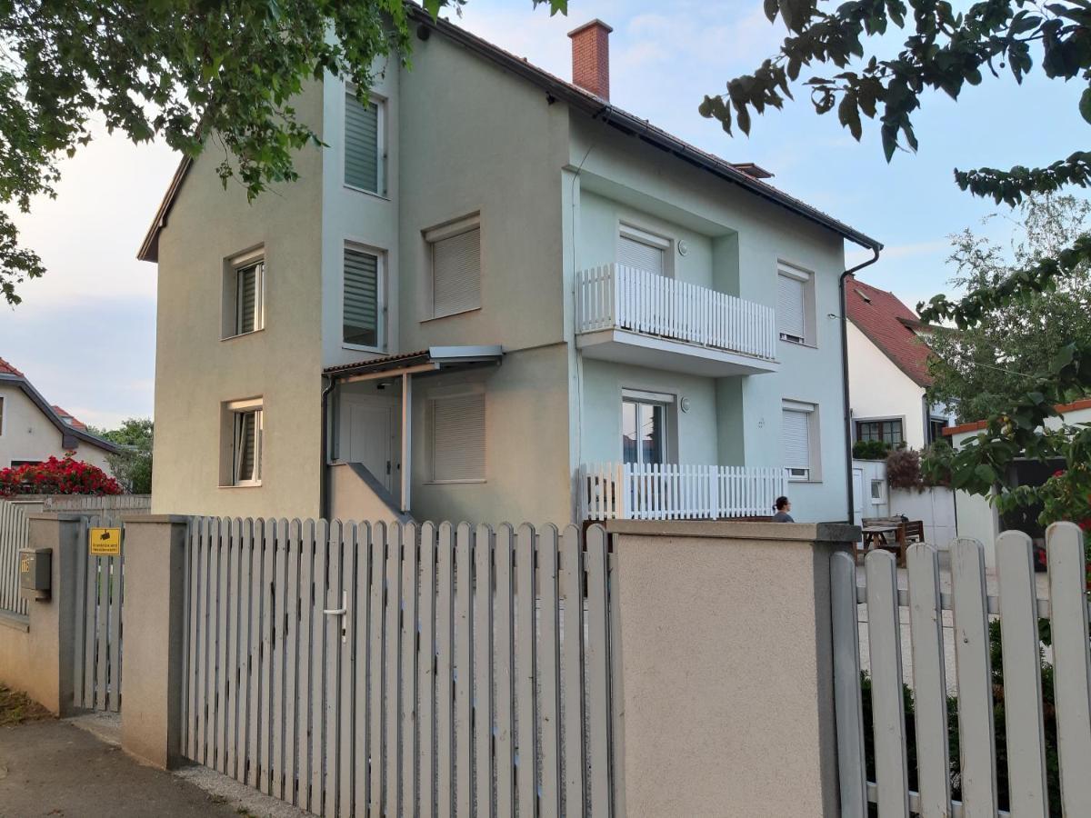Eisenstadt Apartments Exterior photo